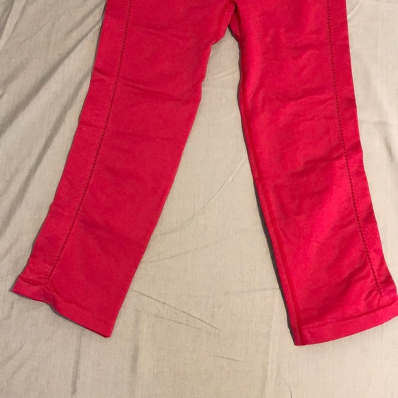 Nike Active Dry Fit Capri Pink Pants Size Medium - Picture 3 of 7
